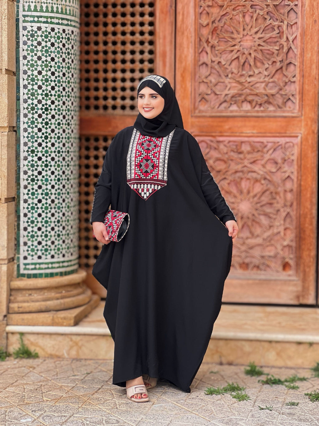 عباية اردنية راقية 3 قطع لإطلالة فخمة ومريحة في كل مناسبة تأتي مع فولار و حقيبة.r5
