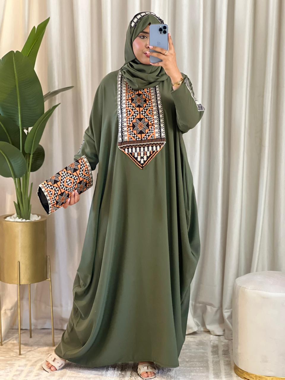 عباية اردنية راقية 3 قطع لإطلالة فخمة ومريحة في كل مناسبة تأتي مع فولار و حقيبة.r5