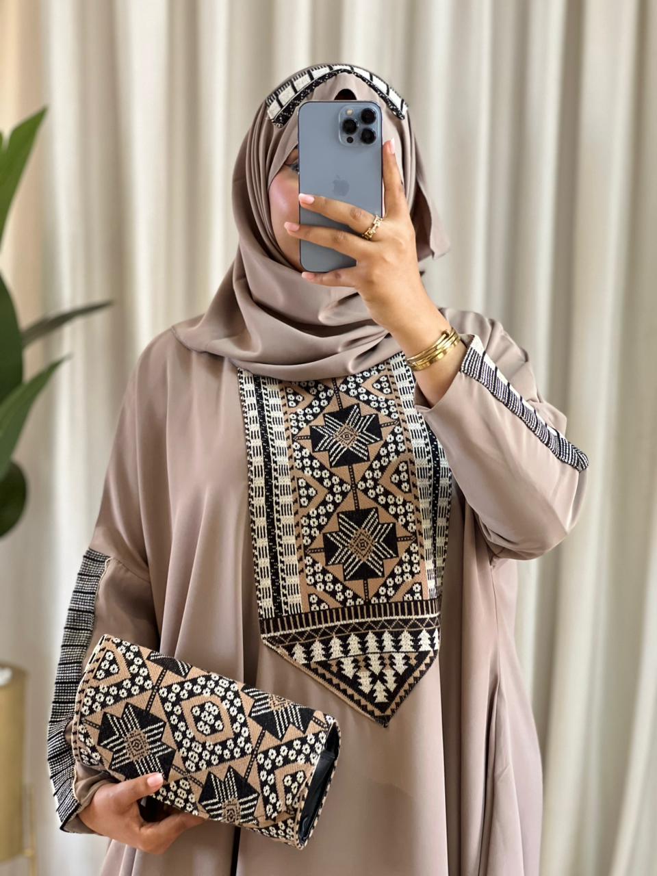 عباية اردنية راقية 3 قطع لإطلالة فخمة ومريحة في كل مناسبة تأتي مع فولار و حقيبة.r5